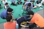 부산사회복무교육센터에서 사회복무요원들이 심층응급처치요육을 받고 있다.