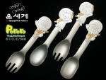 은세계가 인기 캐릭터 뽀로로가 새겨진 은수저 제품을 출시했다.