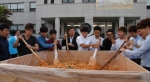 한국기술교육대학교 이기권 총장과 총학생회는 추석 명절 직후인 9월 23일(월) 오후 6시~7시까지 교내 국제교육센터 앞 문화의 거리에서 비빔밥 나눔행사를 개최했다.