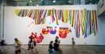 디큐브백화점이 서울문화재단과 함께 화려한 대형 미술벽화 쉘 위 댄스를 선보인다.