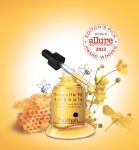 퓨어힐스 프로폴리스 90 앰플이 2013 얼루어 베스트 오브 뷰티 어워드에서 모이스처라이징 에센스 부문에서 1위를 차지했다.