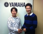eMusicMarket.com 대표 임형준(왼쪽), 주영훈(오른쪽)이 후원사인 야마하뮤직 코리아에서 편곡자 공모 컨테스트 행사의 원활한 진행을 기원하며 기념촬영중이다.
