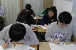 신우성논술학원에서는 11월 8일 수능 다음날부터 각 대학별로 논술시험 전날까지 날마다 8시간씩 논술 파이널 특강을 개설한다.