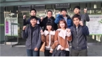 동명대 최영훈씨(사진 뒷줄 맨오른쪽) 등 학생들이 사회봉사실 강승구 직원(뒷줄 왼쪽서 2번째)과 함께 포즈를 취하고 있다.