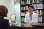 헤어라인 시술, 피부과 전문의 찾아 전문적인 진단과 충분한 상담 후 결정해야