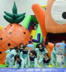 부산 벡스코 제2전시장에서 열린 2014벡스코 NEW 키즈랜드를 찾은 어린이들이 놀이기구를 즐기고 있다.