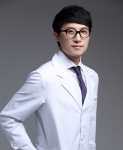 아침나무한의원 청담점의 김찬호 원장