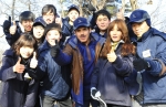 나세르 알 마하셔 CEO(앞줄 왼쪽 세번째)가 11일 서울 청계산에서 신년 산행 행사를 갖고 이수봉 정상에 오른 뒤 신입사원들과 기념촬영을 하고 있다.