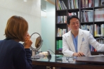 헤어라인의 교정은 전체적인 얼굴의 윤곽을 교정하는 보톡스, 필러, 리프팅 시술 등과 시너지 효과를 발휘할 수 있는 시술이다.