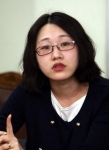 소설가 이정임 씨가 글과 이야기라는 모임을 만들었다.