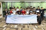 SAP 코리아는 지난 22일 서울 도곡동 SAP 사무실에서 중학생 대상의 정기적 멘토링 행사 ‘드림 디자인 데이’를 진행했다. 행사 후 참여 학생, SAP 코리아 임직원, 대학생 