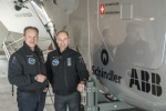 ABB가 2015년 태양광 비행기로 세계 일주에 도전할 예정인 솔라 임펄스(Solar Impulse) 프로젝트를 지원한다고 발표했다.