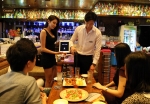 맥주 삿포로가 슬러시 맥주 슈퍼쿨러 따르기 프로모션을 선보이며 좋은 반응을 얻고 있다.