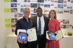 매리언 웨이스(Marion Weiss)와 마이클 맨드레디(Michael Mandredi)가 최근 태권도 명예의 전당(Official Taekwondo Hall of Fame)(사무