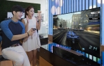 삼성전자가 유럽 최대 가전 전시회 IFA 2014에서 신규 스마트TV 콘텐츠 서비스를 대거 선보인다. 사진은 삼성전자 모델이 서초동 삼성전자 딜라이트에서 신규 스마트TV 콘텐츠들을