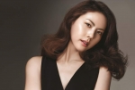 바비 브라운이 가수 박지윤을 새로운 캠페인 모델로 발탁하고 최근 강남의 한 스튜디오에서 화보 촬영을 진행했다.