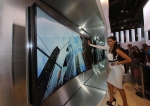 삼성전자는 IFA 2014에서 업계 최대 크기의 105형 벤더블 UHD TV를 비롯해 얼마 전 유럽에서 본격 판매를 시작한 105형 커브드 UHD TV 등 삼성전자가 보유하고 있는