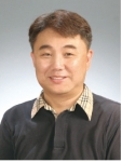 건국대 글로컬문화전략연구소 이병민 교수팀(사진)과 서울시립대 아시아팝컬쳐연구단 장원호 교수팀 합동연구단이 한국연구재단이 지원하는 한국사회과학연구지원의 제2단계 중형과제에 선정됐다.