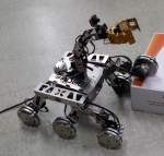 코리아텍 가제트-제나팀이 만든 가변형 바퀴 적용 탐사로봇