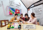 삼성전자는 25~26일 이틀간 디지털프라자 홍대점에서 예술 작가와 소비자들이 함께 하는 갤럭시 노트4 S펜으로 그리다 전시회를 열었다.