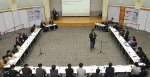 KU-VTT 국제 기업 프로모션에서 국내 기업과 KU-VTT 관계자들이 최신 인쇄전자 기술을 교류하고 해외진출과 국제공동연구에 대해 토론하고 있다.