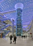 세계 최대 길이의 실린더형 아쿠아리움이 유럽 최대 쇼핑센터인 모스크바 아비아 파크 쇼핑센터에서 공개됐다.