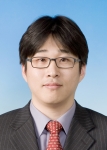 늘푸른 학술상을 수상한 건국대 오인하 교수