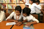 미얀마 쉐비다 제17초·중학교 학생들에게 도서관이 생겼다.