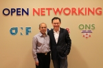 이강원 SK텔레콤 NIC(Network IT Convergence) 담당(우측)이 10일(한국시각) 미국 산호세에서 열린 ONOS 공동 개발을 위한 첫 이사회 미팅에 참석해 스탠포