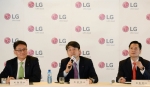 LG전자가 올해 수익성 제고 및 프리미엄 브랜드 이미지 강화를 통해 2위와 격차를 줄이는 의미있는 글로벌 3위 스마트폰 제조사로 입지를 공고히할 계획이다