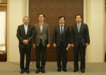 건국대 김성준 교수(오른쪽 두번째)가 국토교통업무 공로 인정받아 국토부장관상 수상했다.