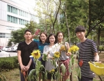 건국대 게릴라가드닝팀이 서울시-현대차 환경개선 프로젝트 화(花)려한 손길 캠페인에 참여한다.