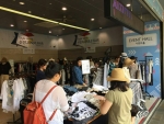 롯데백화점 건대스타시티점에서 제2회 스타 신진디자이너 브랜드 행사가 열리고 있다