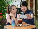 삼성전자 모델들이 제품을 소개하고 있다