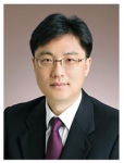 건국대학교는 한국연구재단이 주관하는 2015년 인문사회분야 토대연구지원사업에 일어교육과 박삼헌 교수가 선정돼 앞으로 3년간 총 6억 원의 연구비를 지원받는다고 5일 밝혔다