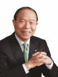 이 심 대한노인회 회장이 27일 모교 건국대학교에서 명예 사회복지학 박사 학위를 받았다