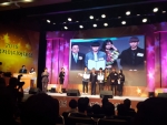 건국대 글로컬캠퍼스 다이나믹미디어학과 2학년 김현기, 박세은, 신서이, 신연식 학생이 2015 시청자미디어대상 시상식에서 장려상(창의도전 청소년 부문 작품상)을 수상했다