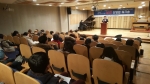 워크숍 진행중인 김희석 학과장