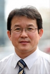 건국대 수의대 신호철 교수가 탐지견 교육훈련 공로 기획재정부장관상을 수상헀다