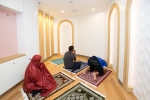 롯데월드 어드벤처가 무슬림 관광객을 잡기 위해 무슬림 전용 기도실을 마련했다
