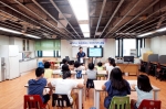 세기P&C가 지난 8월 10일 서울 중구에 위치한 신당종합사회복지관에서 어린이들을 위한 사진교실을 열었다