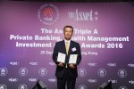 20일 홍콩 포시즌호텔에서 열린 ‘디 에셋 트리플 에이 어워즈 2016’ 에서 신한은행 홍콩지점 신유식 지점장이 대한민국 최우수 자산관리 은행 최우수 PB 은행부문을 동시 수상한 