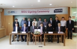 아시아태평양 이론물리센터와 아시아태평양물리학연합회가 15일 APCTP 본부에서 권역 내 기초과학 진흥 및 국제 네트워크 구축을 위해 양해각서를 체결했다