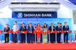 신한은행이 6일 신한베트남은행의 18번째 점포인 동사이공 지점을 호치민 시 2군 지역에 개설하여 베트남 진출 외국계 은행 중 최다 채널을 보유하게 되었다