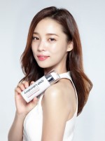 LG생활건강은 최근 각종 드라마와 예능 등을 넘나들며 특유의 사랑스러우면서도 발랄한 매력은 물론 스마트한 이미지까지 겸비한 배우 윤소희를 CNP 차앤박화장품의 첫 모델로 발탁했다