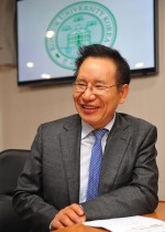 건국대가 우수 강의 교강사를 선정해온 2004년부터 8차례나 베스트티처 상을 받았다