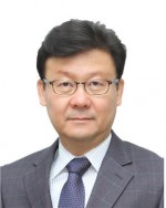건국대 법학전문대학원 홍완식 교수가 26일 사단법인 유럽헌법학회 제9대 회장에 취임했다