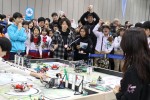2016-2017 KRC FLL 로봇 퍼포먼스 부문의 참가자들과 응원 중인 참가팀