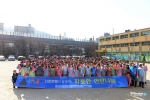 신한은행이 실천하는 NGO 함께하는 사랑밭과 11일 올겨울 막바지 사랑의 연탄나눔 행사를 실시했다