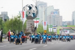 지난해 열린 제24회 서울국제휠체어마라톤대회 5km 경쟁 부문에 참여한 선수들의 출발 모습